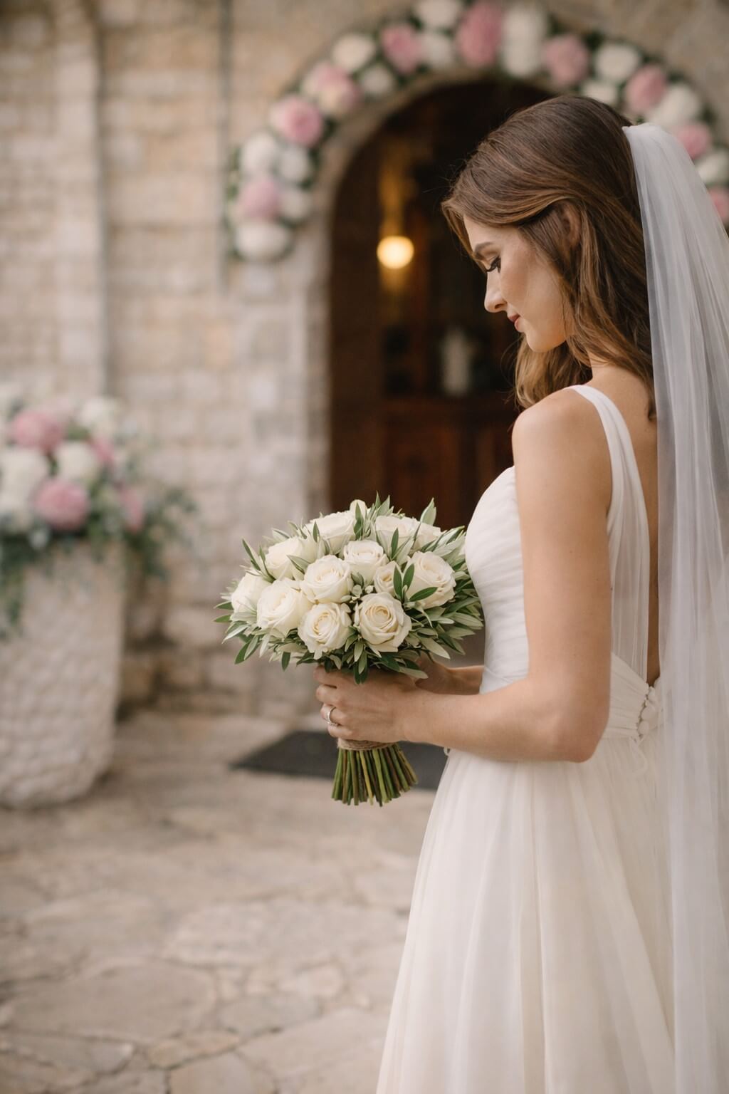 Wedding planner Ιωάννινα – στιγμή πριν την τελετή γάμου σε εκκλησία
